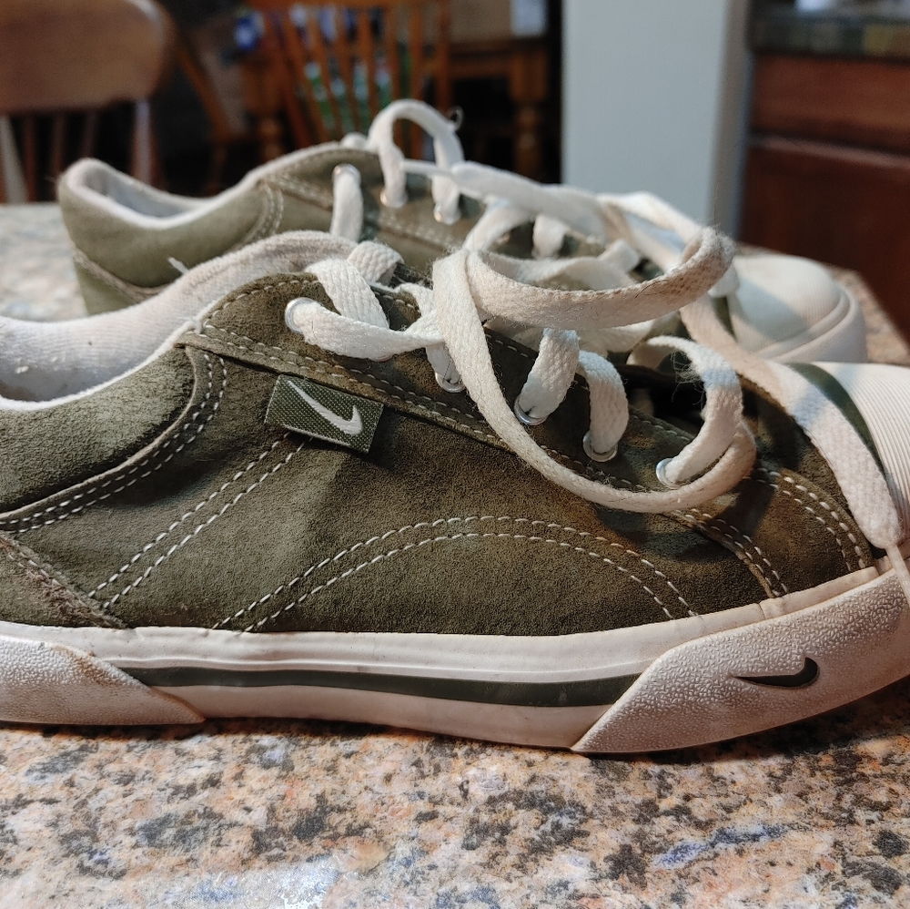 Nike. Canvas